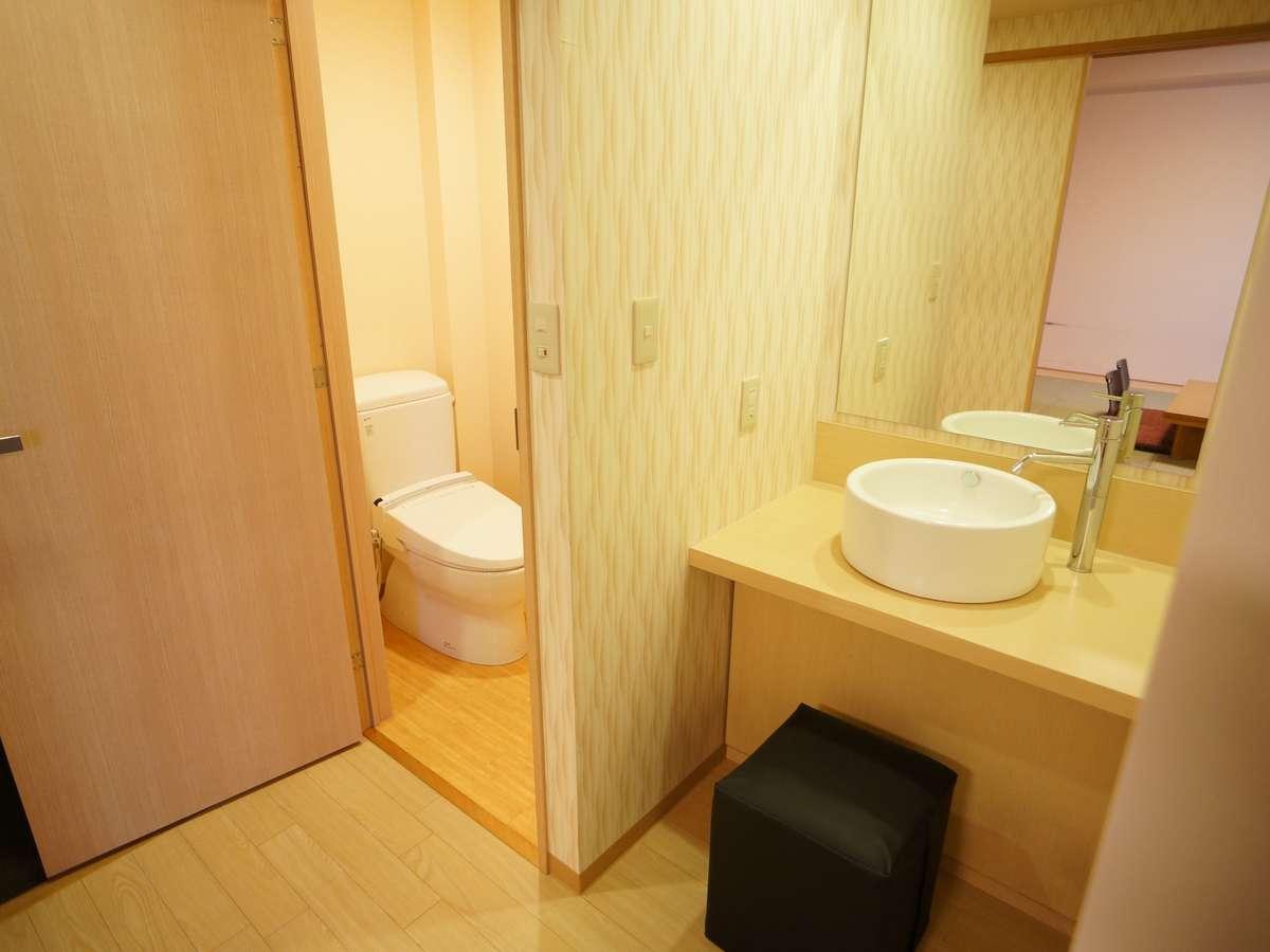 グリーンリッチホテル大阪空港前　人工温泉・二股湯の華 ジャパニーズモダン【和室】35m²■琉球畳布団最大４組 ■バス・トイレ・洗面台セパレート