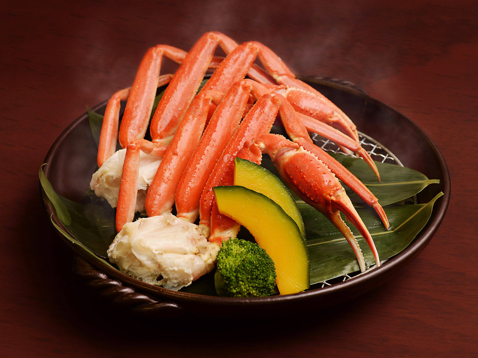 大江戸温泉物語Premium 箕面観光ホテル 【特定日】【グルメプラン】本ズワイガニ宝楽蒸し付1泊2食 基本バイキングプラン