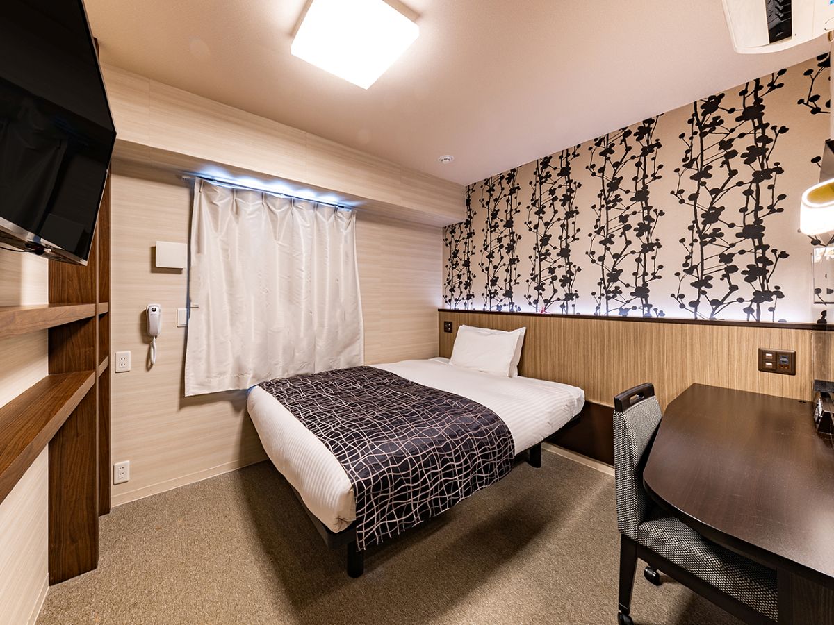 アパホテル〈なんば南 大国町駅前〉 【素泊まり】「大国町駅」3番出口目の前！観光・ビジネスの拠点に最適