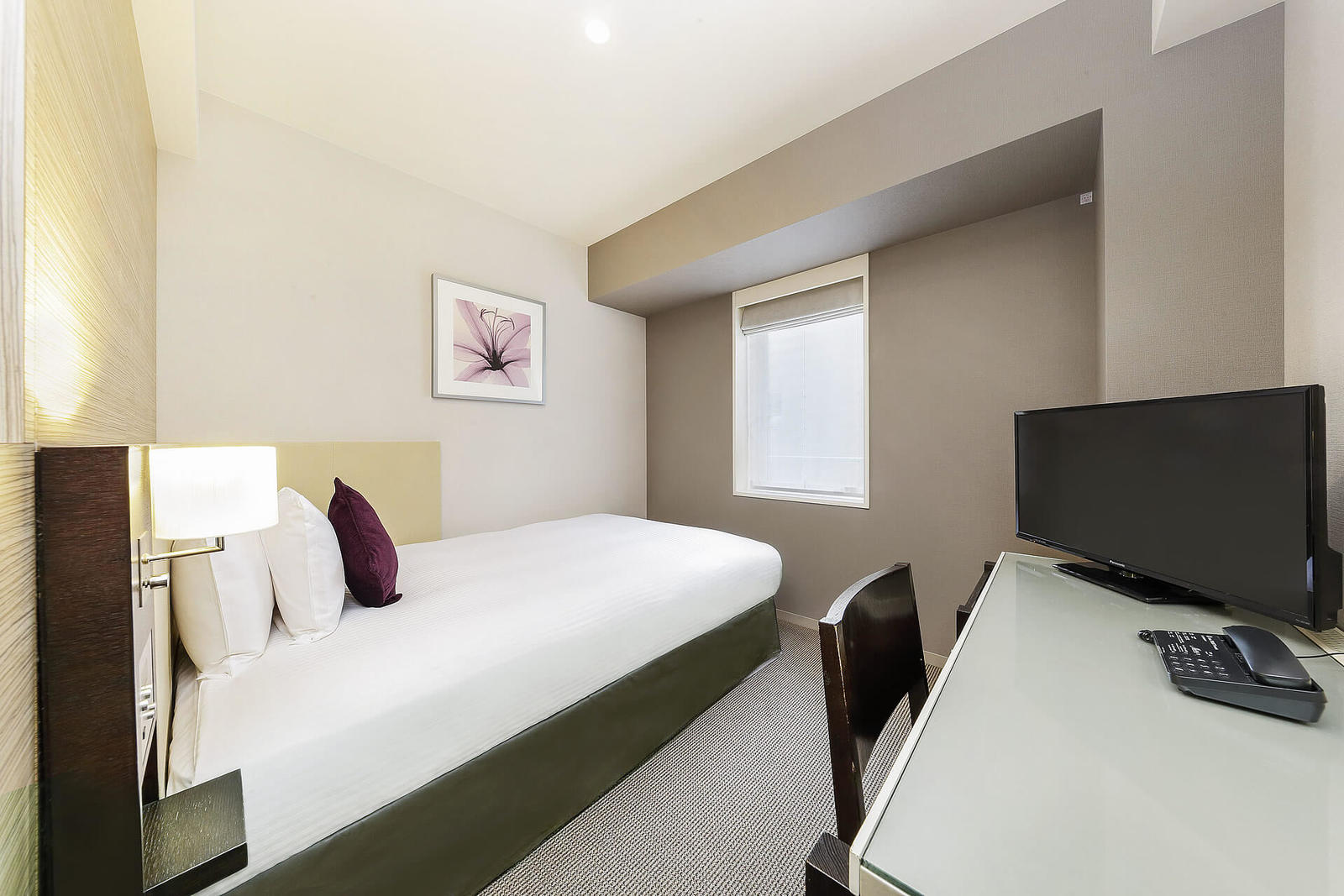 KOKO HOTEL 神戸三宮 セミダブル