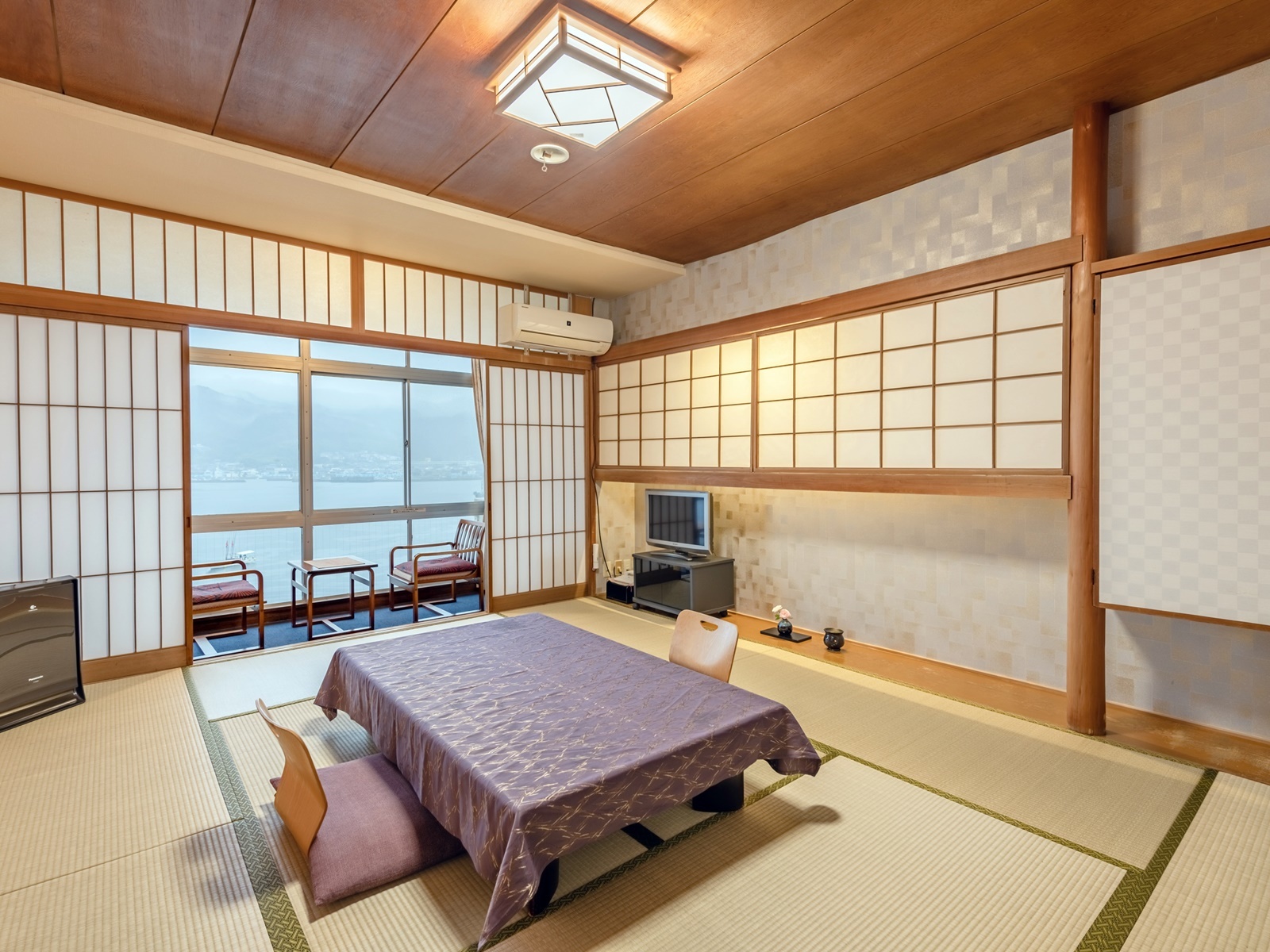 淡路島海上ホテル *【部屋】純和風タイプのトイレ付の和室10畳のお部屋です。
