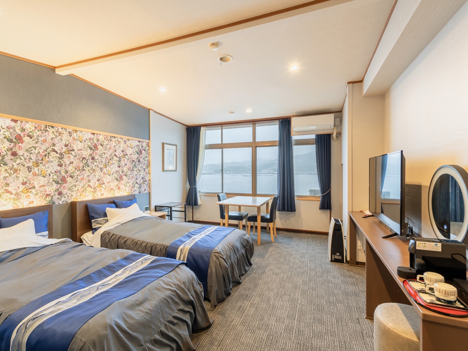 淡路島海上ホテル *【部屋】バストイレ付洋室ツインの1室限定オーナーの拘り部屋