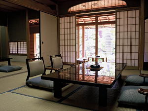 西村屋本館 和室　十六畳