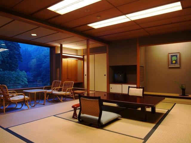 西村屋ホテル招月庭 部屋画像1