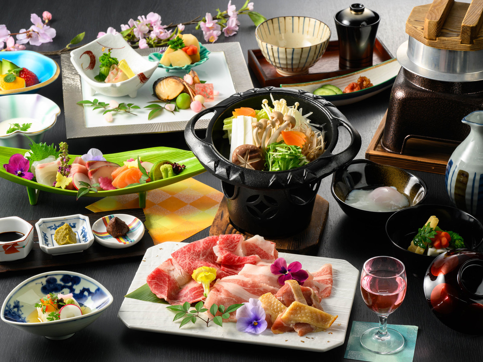 ホテルアジール・奈良 【かがりや会席～大和の恵～】奈良特産「大和牛・大和ポーク・大和肉鶏」を味わう贅沢な一時（夕・朝食付）