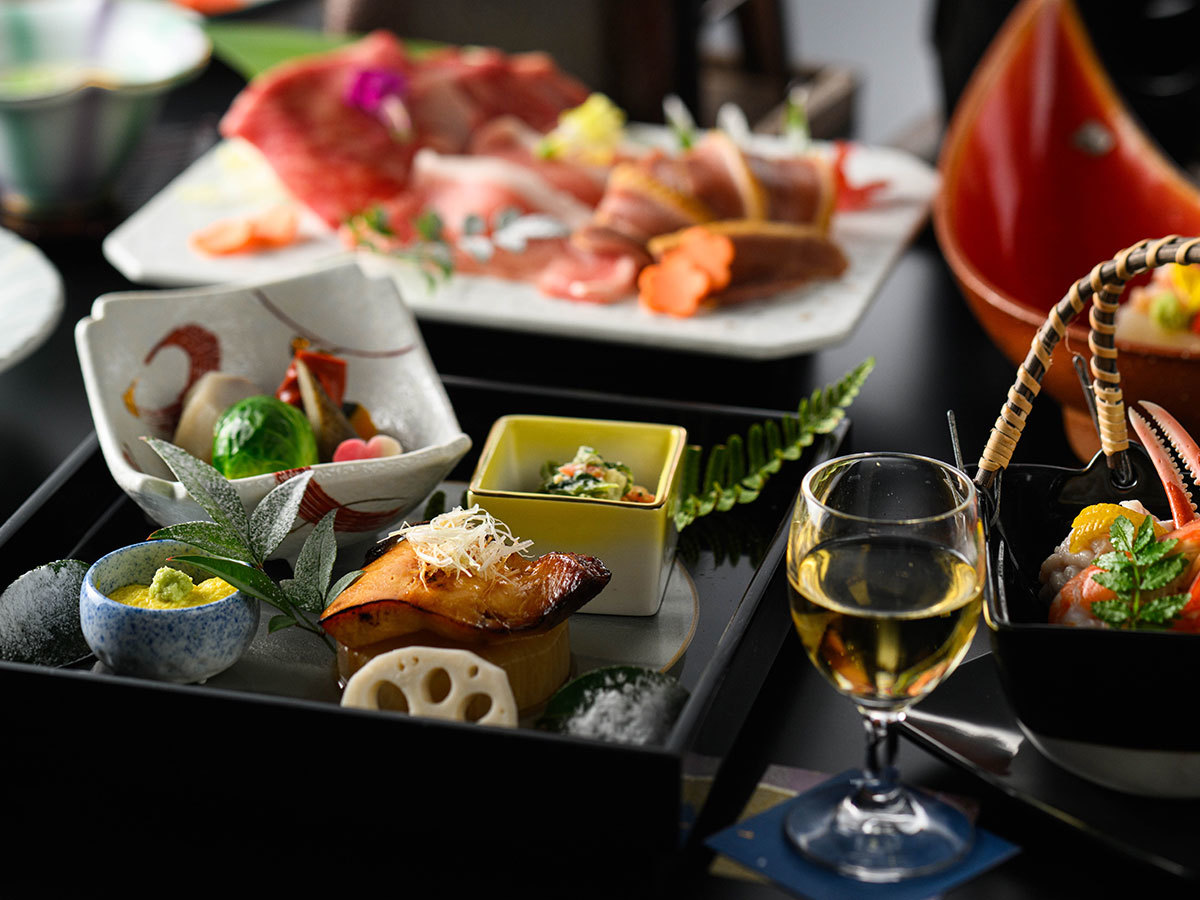 ホテルアジール・奈良 【かがりや会席～大和の恵～】奈良特産「大和牛・大和ポーク・大和肉鶏」を食す冬の贅沢時間（夕・朝食付）