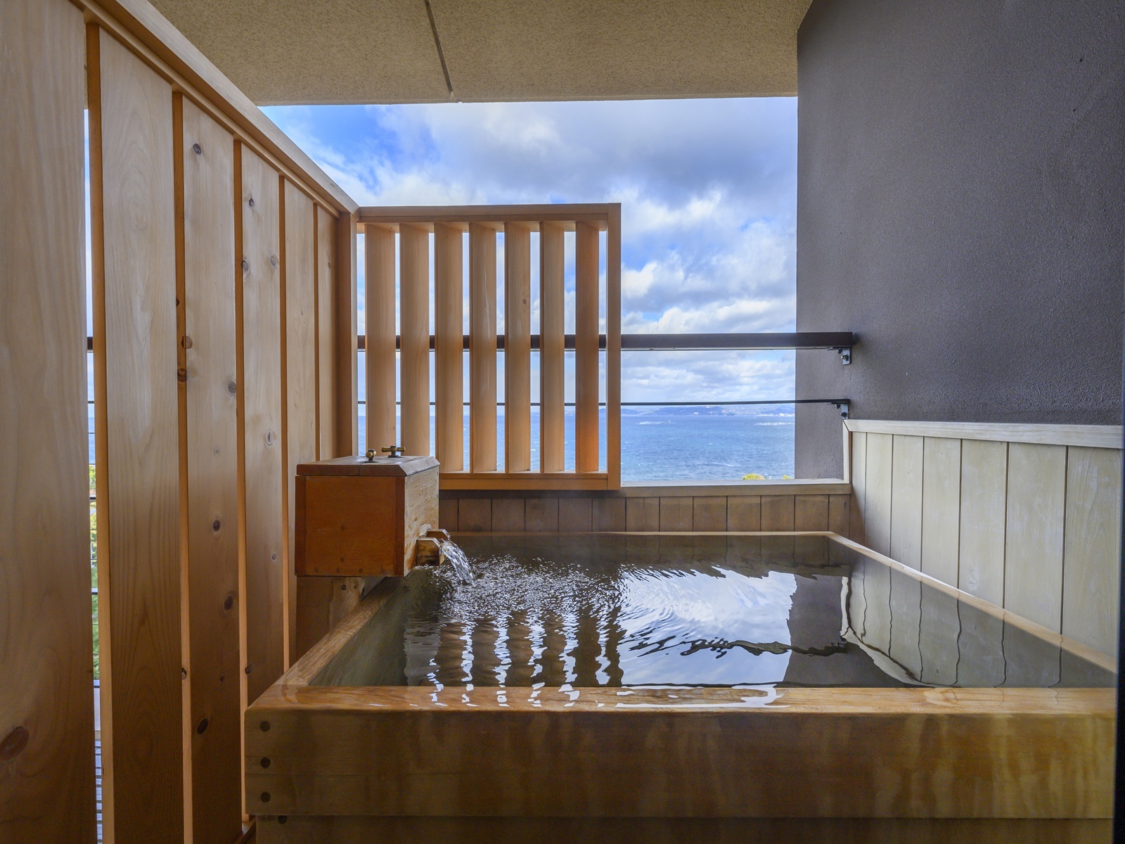 浜千鳥の湯　海舟 【早期割60】お一人様27,500円～「庭側」価格で「海側」へグレードアップ