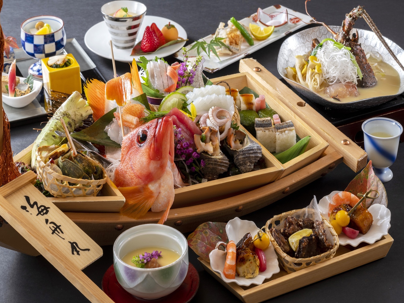 浜千鳥の湯　海舟 【スタンダード1泊2食】南紀名物×旬の海鮮を彩った舟盛料理　味覚と視覚で堪能する「紀州舟盛会席」