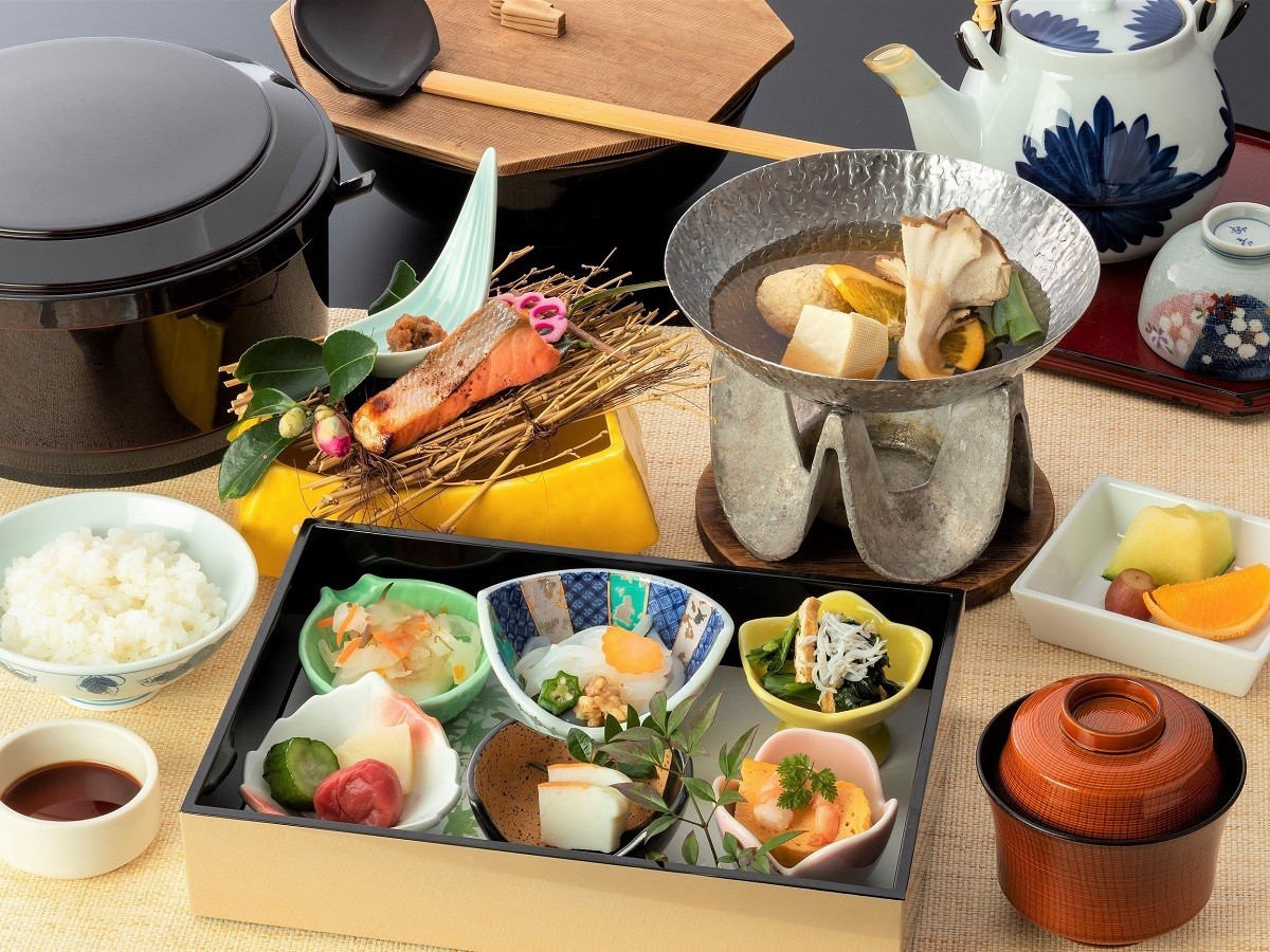 白良荘グランドホテル 【一泊朝食】観光満喫・遅めのご到着OK！！温泉でゆったり＆和朝食