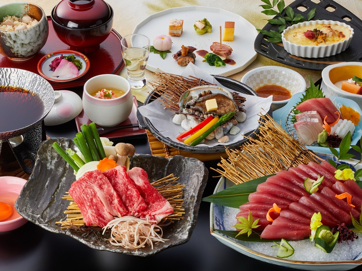 白良荘グランドホテル 【夏休み・団らん会席】マグロのお造里食べ放題！海水浴＆プールを満喫／会食場