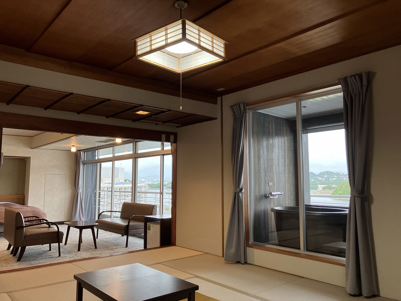 大江戸温泉物語Premium 白浜彩朝楽 スーペリア露天風呂付和洋室ツイン　※画像の浴槽は温泉で...