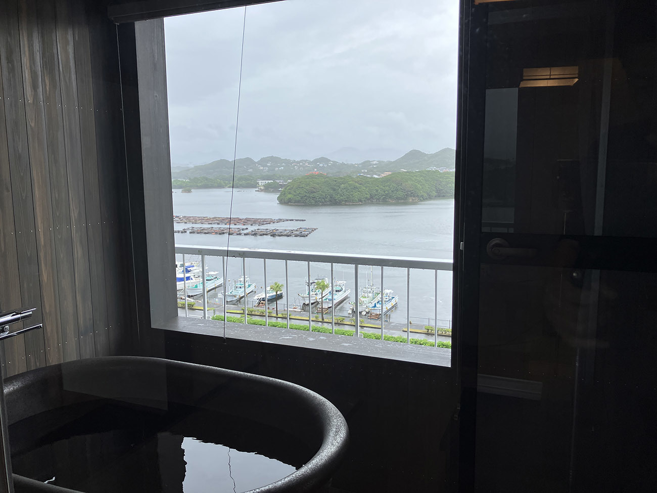 大江戸温泉物語Premium 白浜彩朝楽 スタンダード露天風呂付和洋室ツイン　※画像の浴槽は温泉...