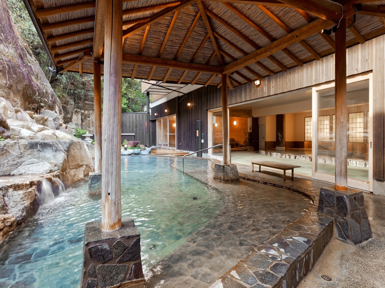 大江戸温泉物語Premium 白浜彩朝楽 【素泊まり】遅めのチェックインOK！お食事なしのシンプルプラン