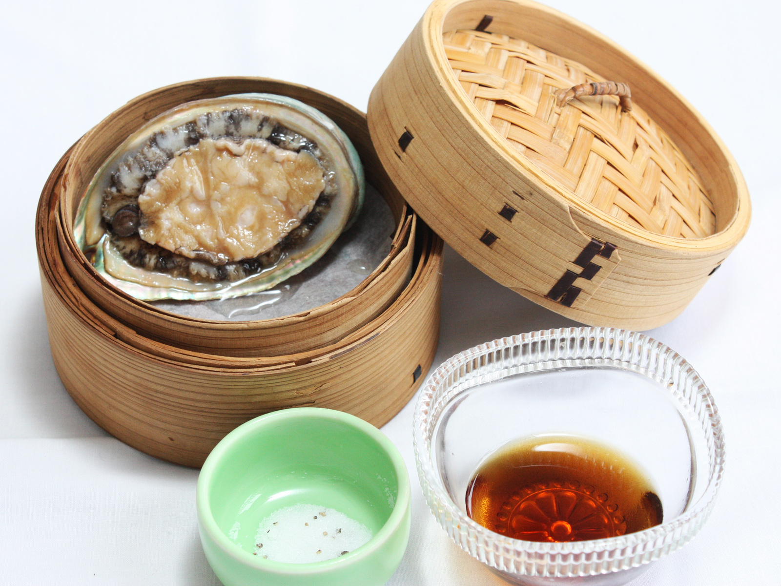 三朝ロイヤルホテル ◆料理長オススメ逸品「あわびのせいろ蒸し」付き！ロイヤルビュッフェプラン