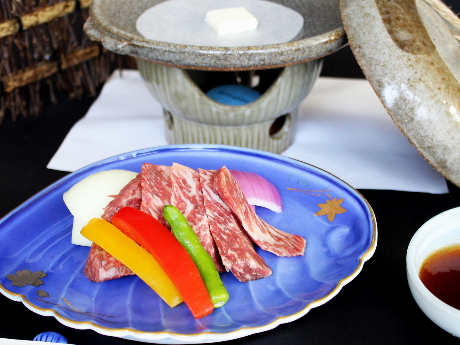 三朝ロイヤルホテル ◆肉の旨味を味わう「鳥取牛の陶板焼き」付き！ロイヤルビュッフェプラン