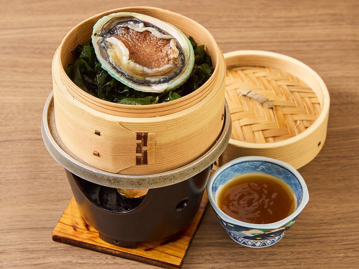 三朝ロイヤルホテル ◆料理長オススメ逸品「あわびのせいろ蒸し」付き！ロイヤルビュッフェプラン　＜海＞