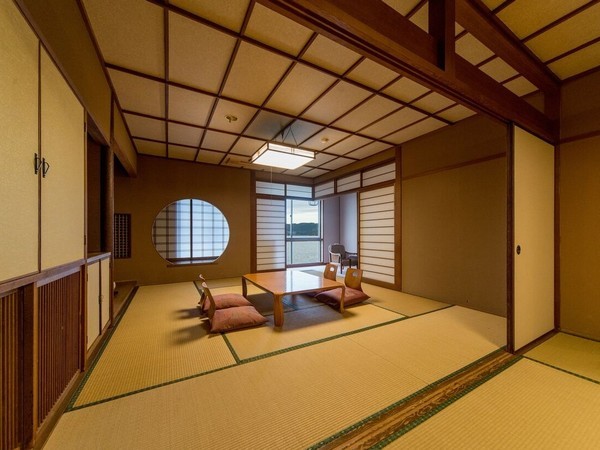 湖上に浮かぶ絶景の宿　はわい温泉　千年亭 新秋亭2間（部屋一例）