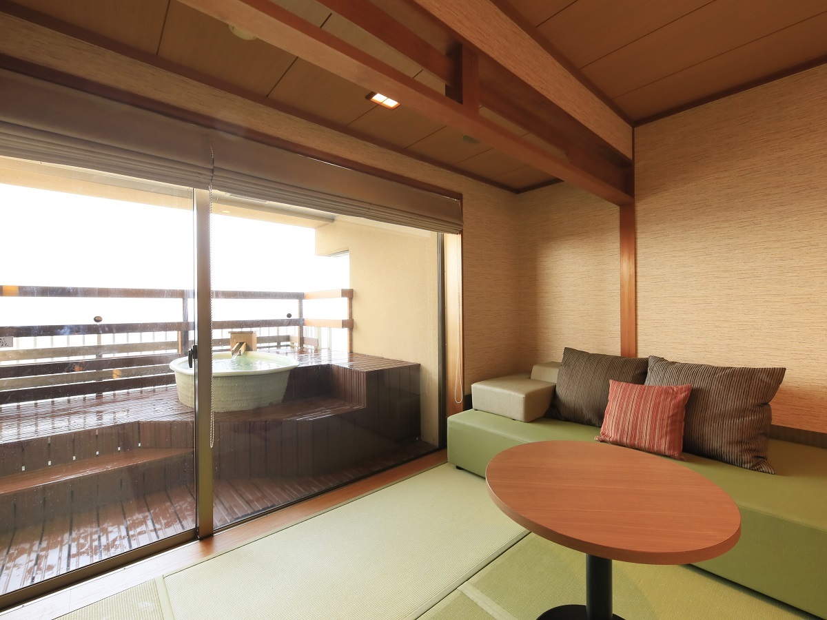 湯喜望　白扇 【露天風呂＆展望ジャグジー付き】和洋室ツイン／50㎡（一例）