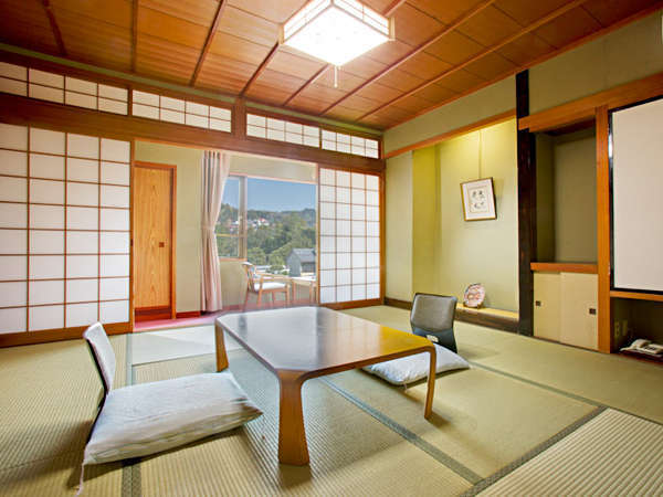 保性館 竹寿閣：バス・トイレ付和室8畳