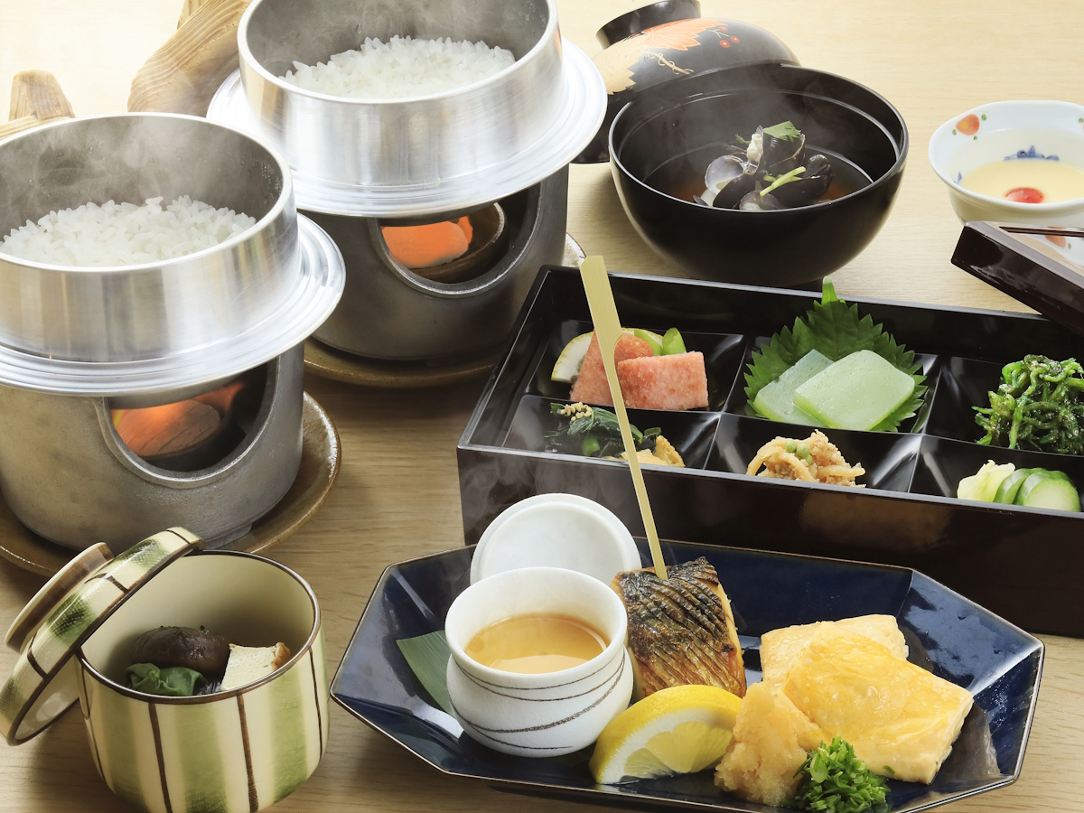 ゆとりろ津和野 【朝食付き】心和む日本の朝食～地元の恵みを味わう釜炊きごはんとこだわり出汁巻き玉子～