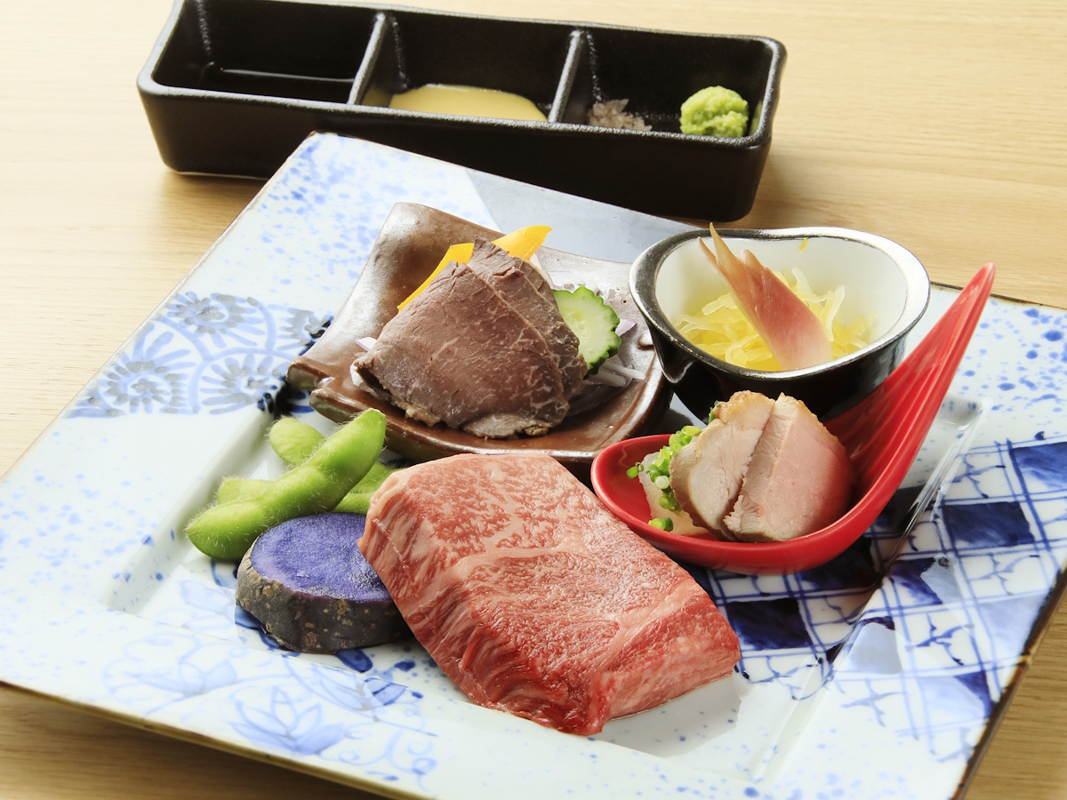 ゆとりろ津和野 【早期割3,300円OFF×特選会席■】和牛食べ比べと津和野地酒の酒蔵鍋。魅力あふれるお得な美食プラン（10品）（共通）