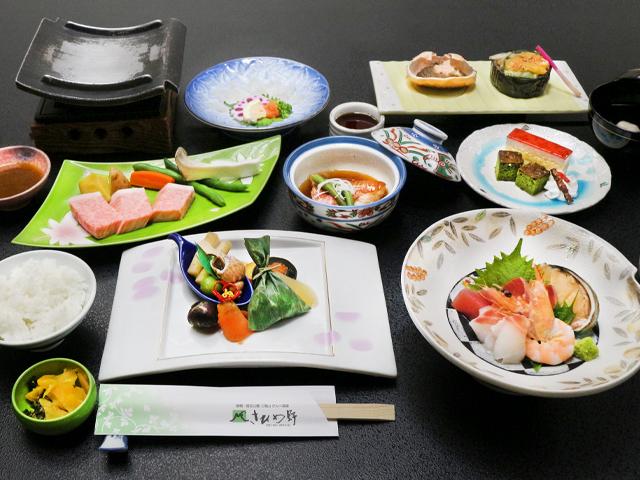 四季の宿　さひめ野 ◆極み会席◆期間限定！ファミリープラン◆お得な1部屋1000円引き♪ドリンクサービス付き