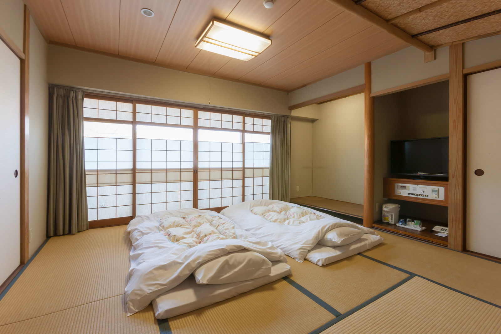 尾道ロイヤルホテル 部屋画像1