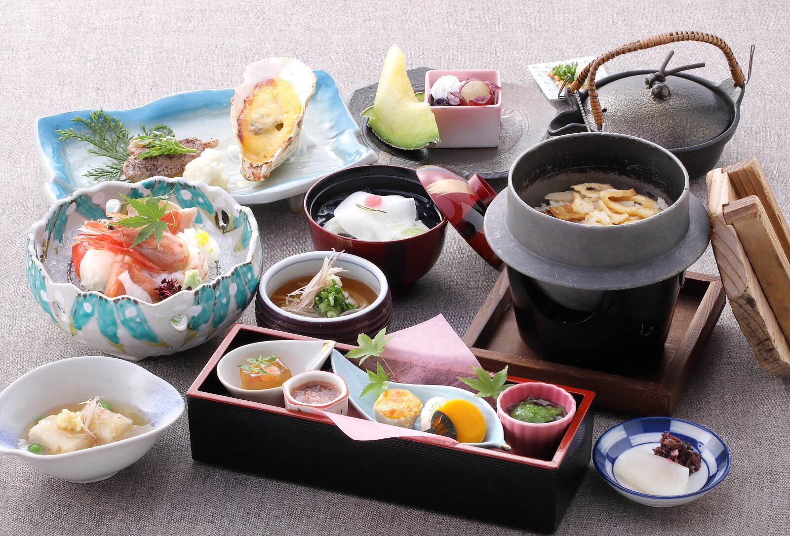 安芸グランドホテル 【ランクアッププラン】ご夕食は贅沢に「特選創作和会席」のご夕食。1泊2食付プラン