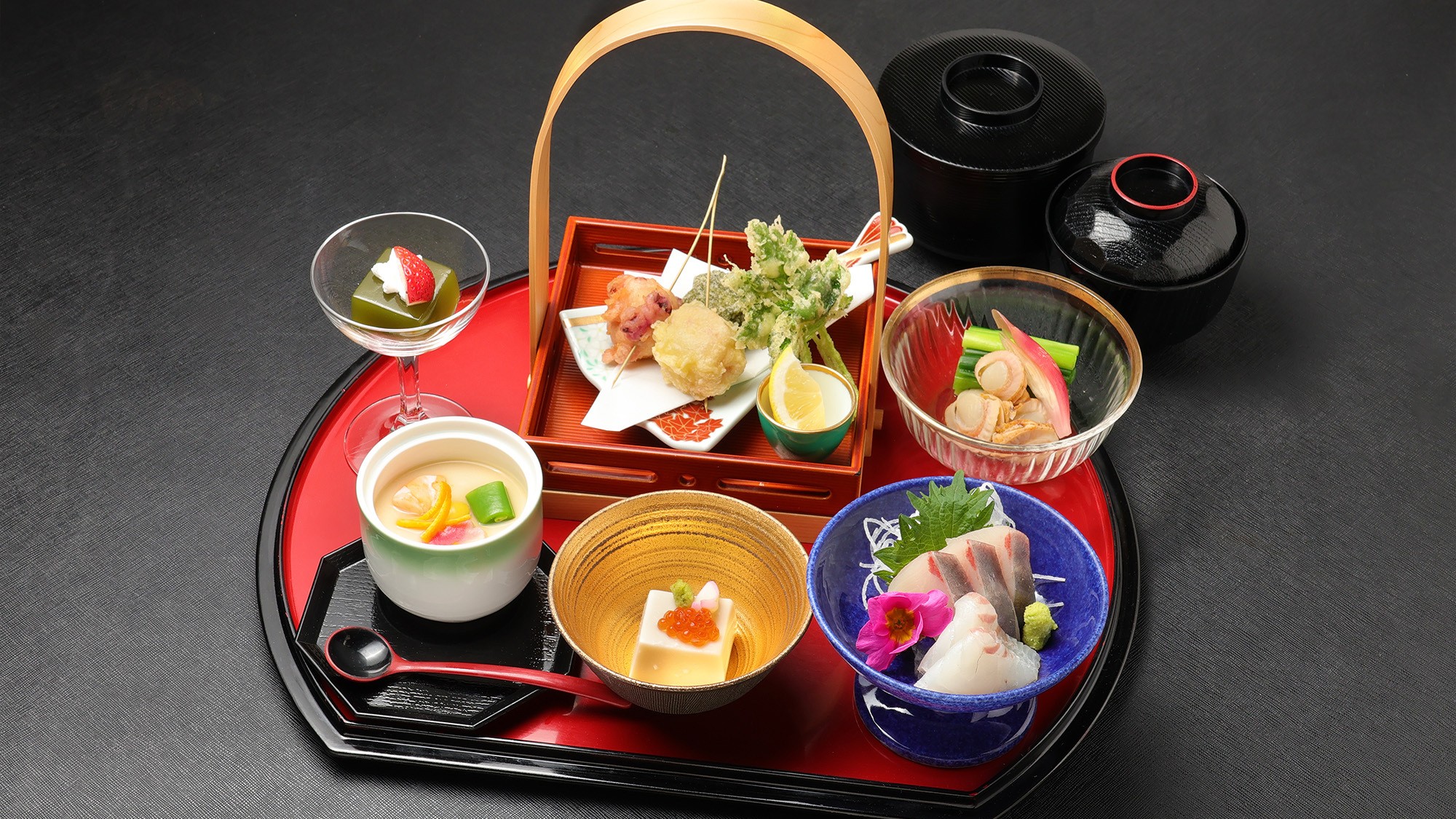 神田山荘 《3～4名様》【広島市内を一望】地下1800ｍから汲み上げた天然温泉付き！　1泊2食付きプラン