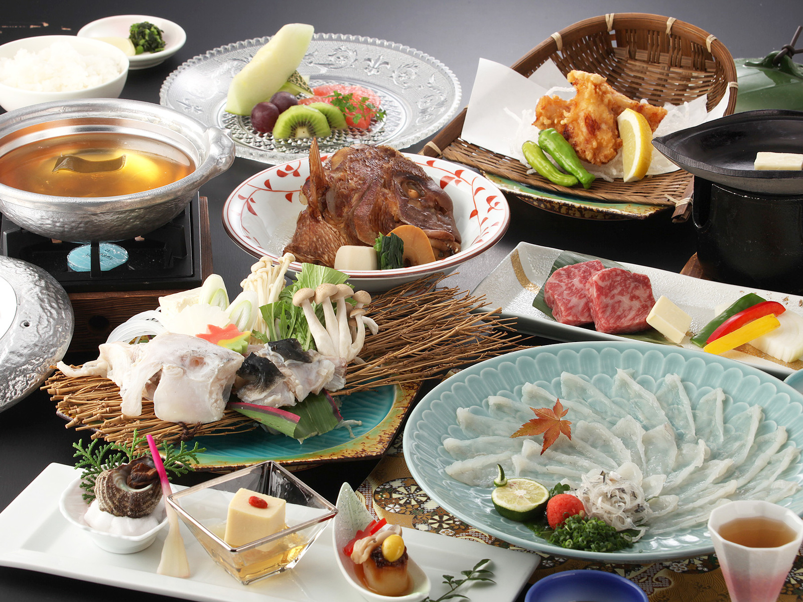 萩本陣 【とらふく味わい会席】冬の味覚「とらふく刺し」たっぷり30枚付
