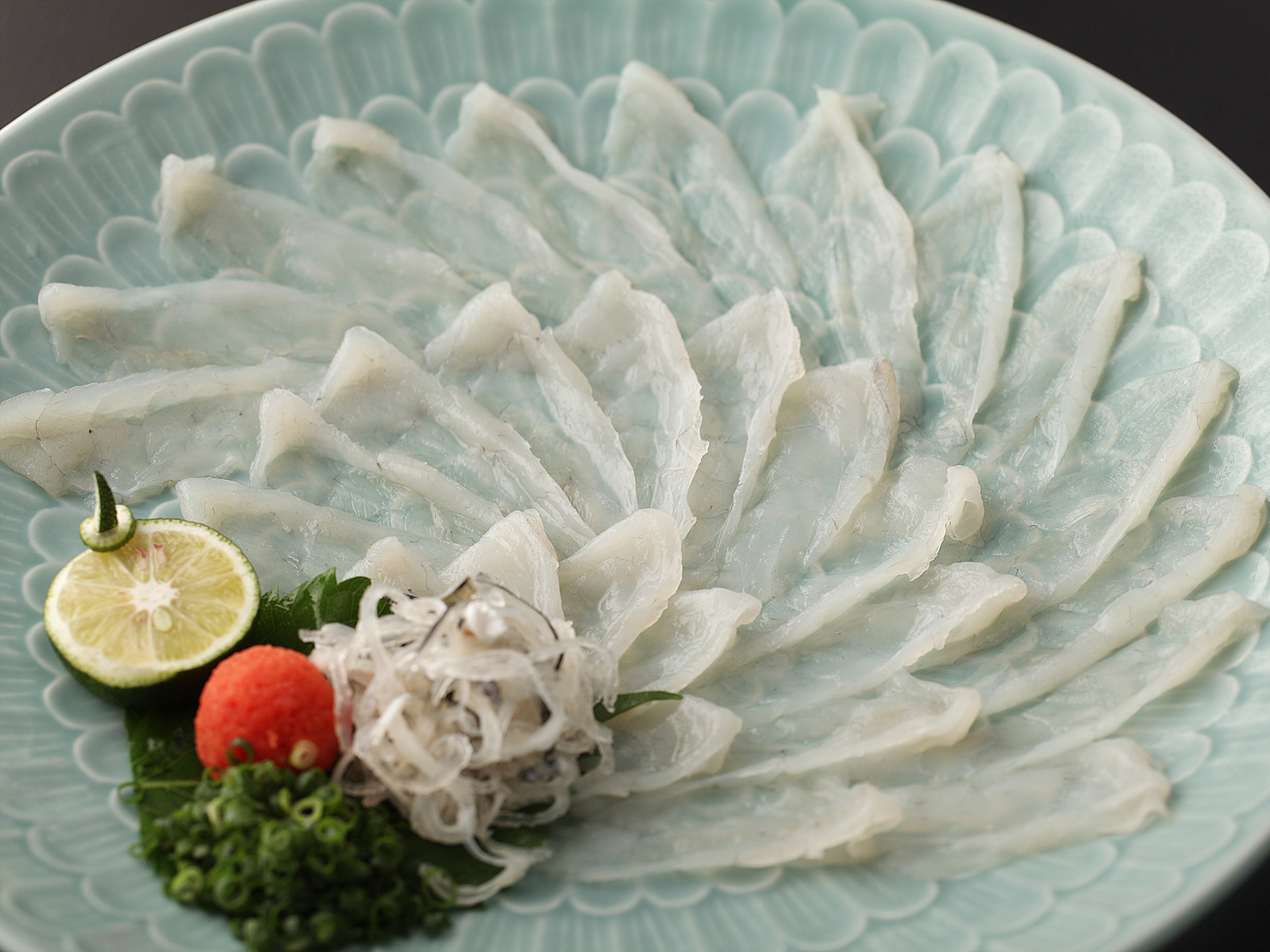 萩本陣 【とらふく味わい会席】冬の味覚「とらふく刺し」たっぷり30枚付