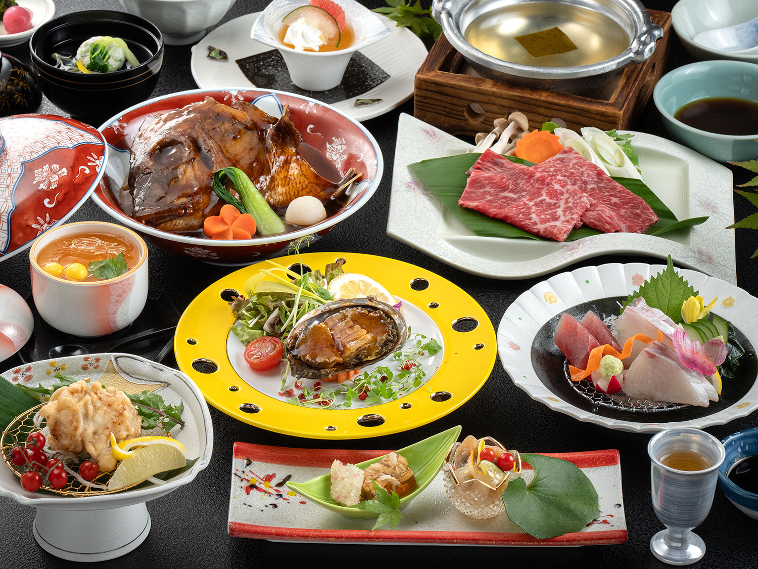 萩本陣 【やすらぎ会席-春夏-】彩り鮮やかな料理と14種の湯船で楽しいひとときを♪