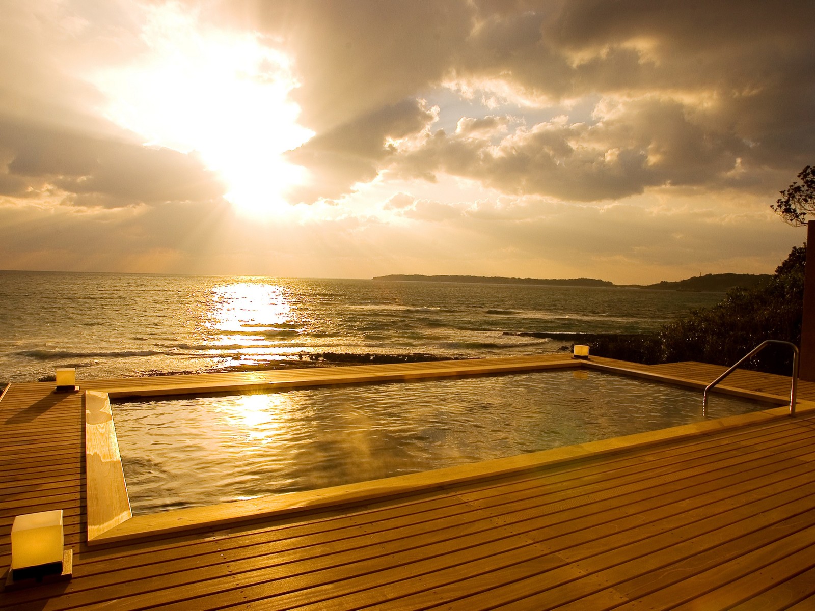 ホテル西長門リゾート 期間限定★プリプリ海鮮を満喫！【エビ・カニ祭り】ごちそうバイキング宿泊プラン