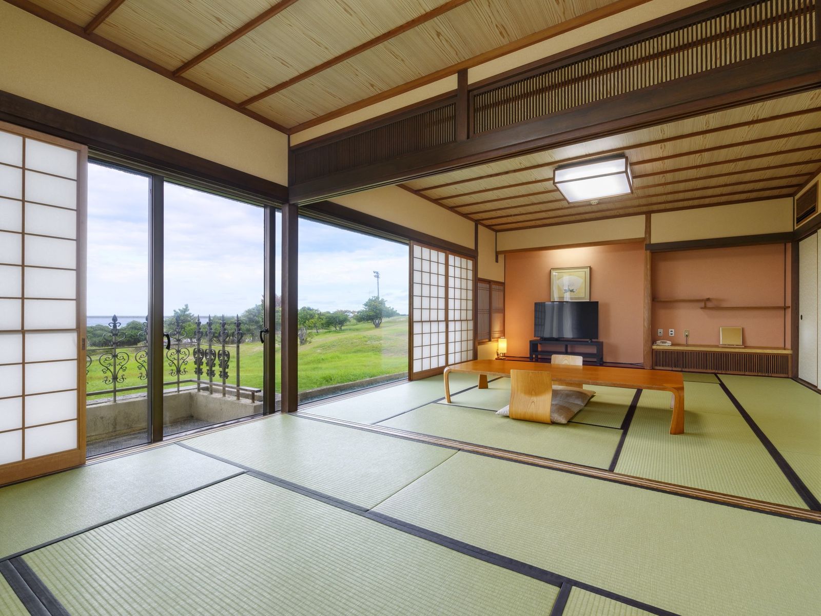 ホテル西長門リゾート 角島大橋側　特別和室　12.5畳+6畳