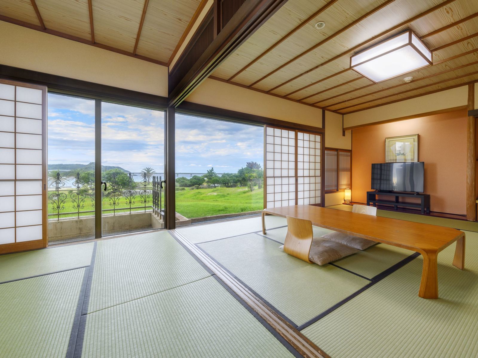 ホテル西長門リゾート 角島大橋側　特別和室　12.5畳+6畳