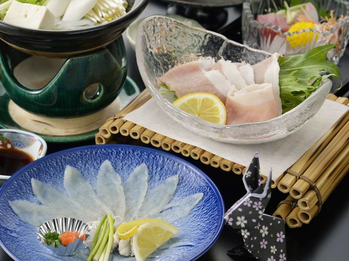 湯免温泉　湯免観光ホテル　名湯　ゆめの郷 【ふく刺とむつみ豚しゃぶしゃぶ付会席】　山口名物満喫と美肌の湯免温泉♪【平日限定】