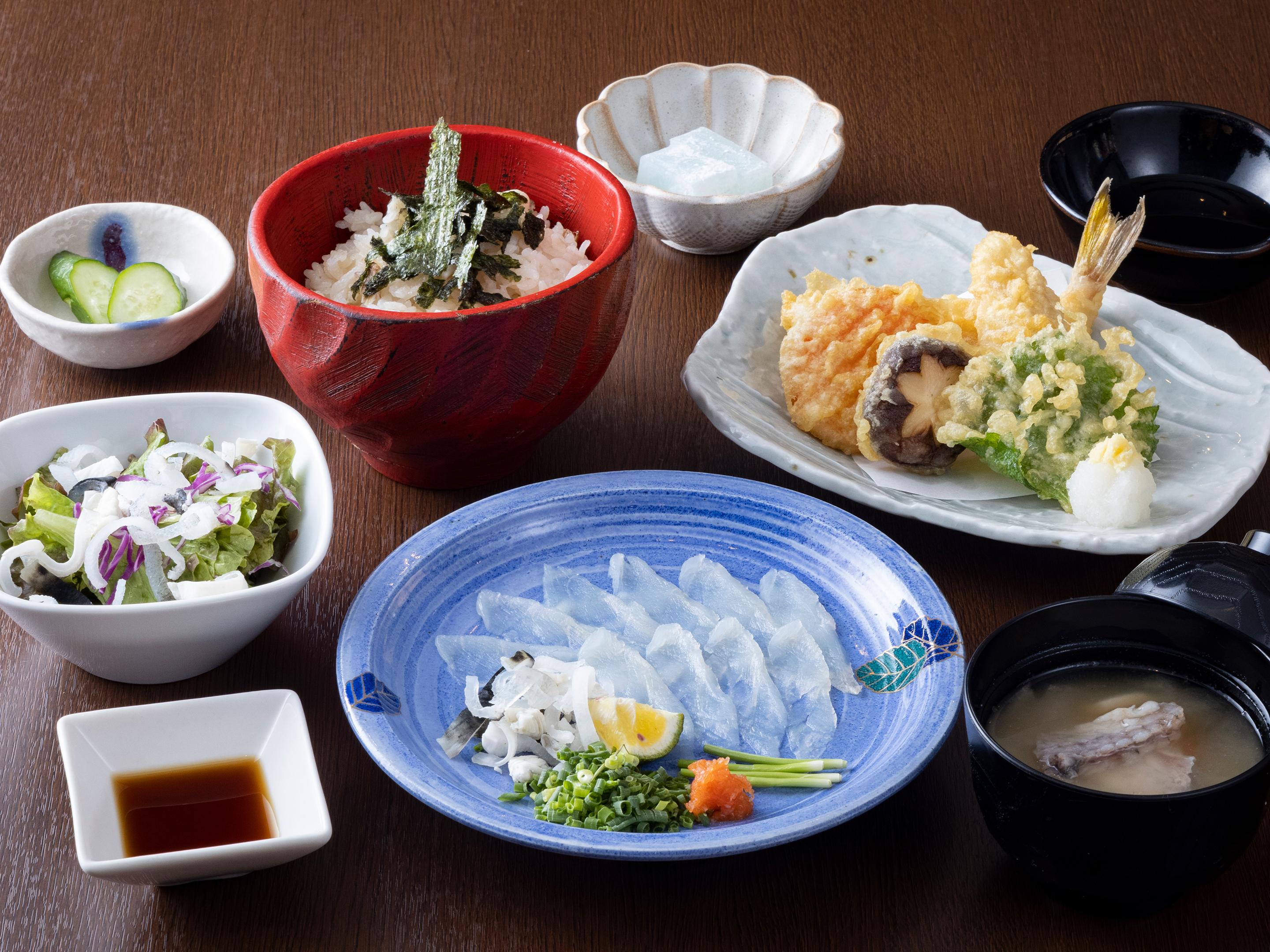 ホテルウィングインターナショナル下関 ≪2食付き≫ふく三昧ご膳(ふく刺し付き)＆選べる朝食付き　