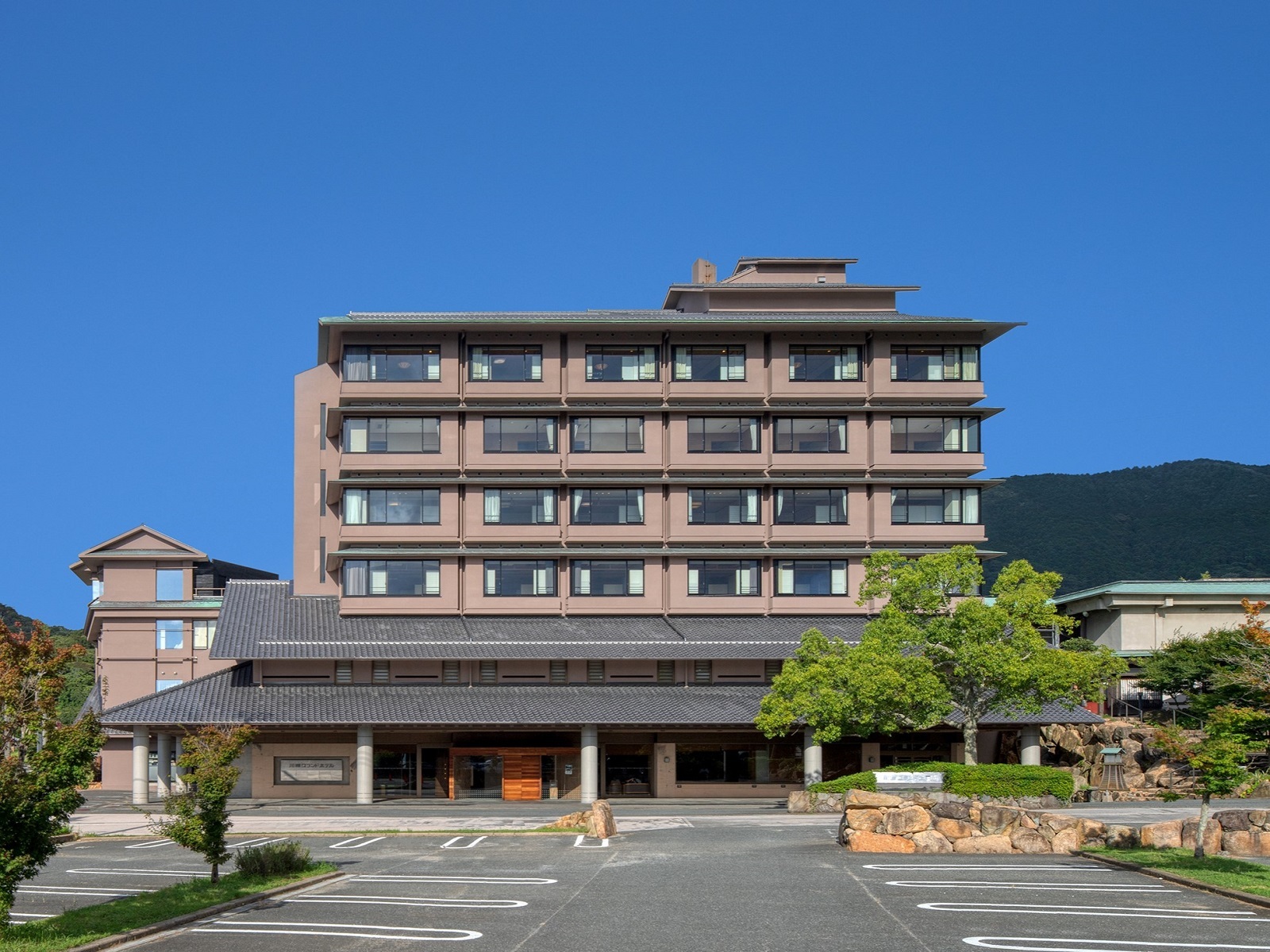 川棚グランドホテルお多福