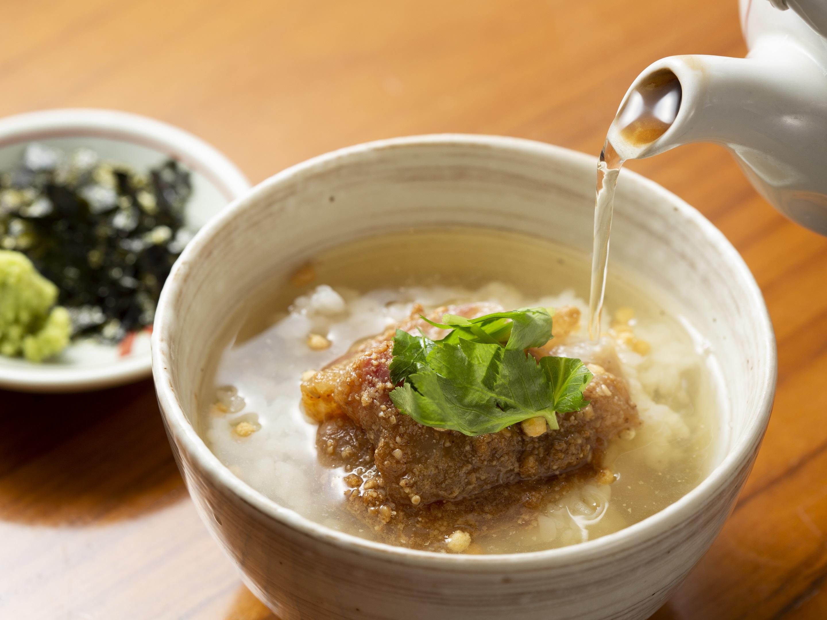 ホテルウィングインターナショナル高松 【高松グルメ／朝食付】瀬戸内海鮮や骨付き鶏を満喫。提携飲食店11店舗で使える5000円分お食事券付き