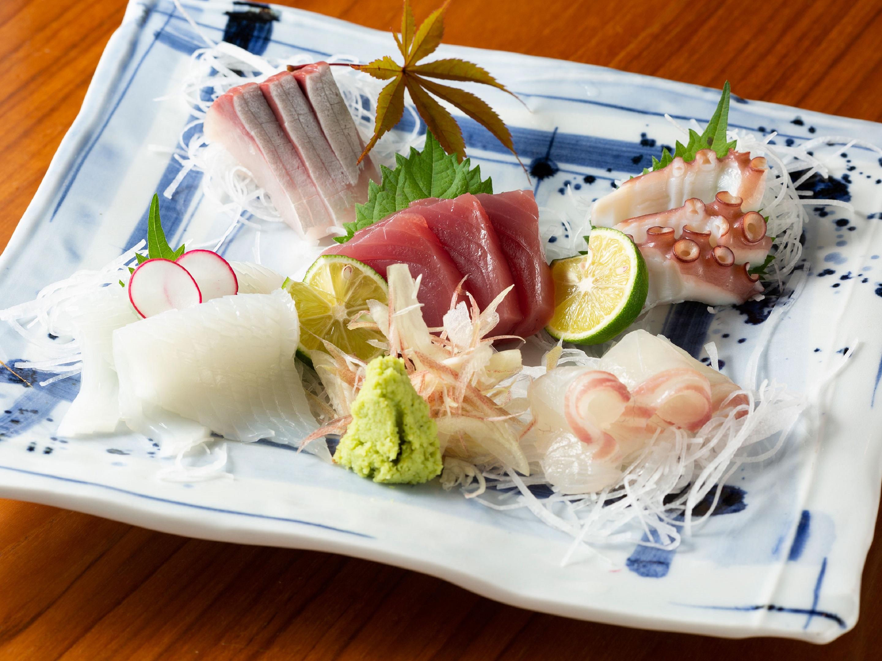 ホテルウィングインターナショナル高松 【高松グルメ／朝食付】瀬戸内海鮮や骨付き鶏を満喫。提携飲食店11店舗で使える5000円分お食事券付き