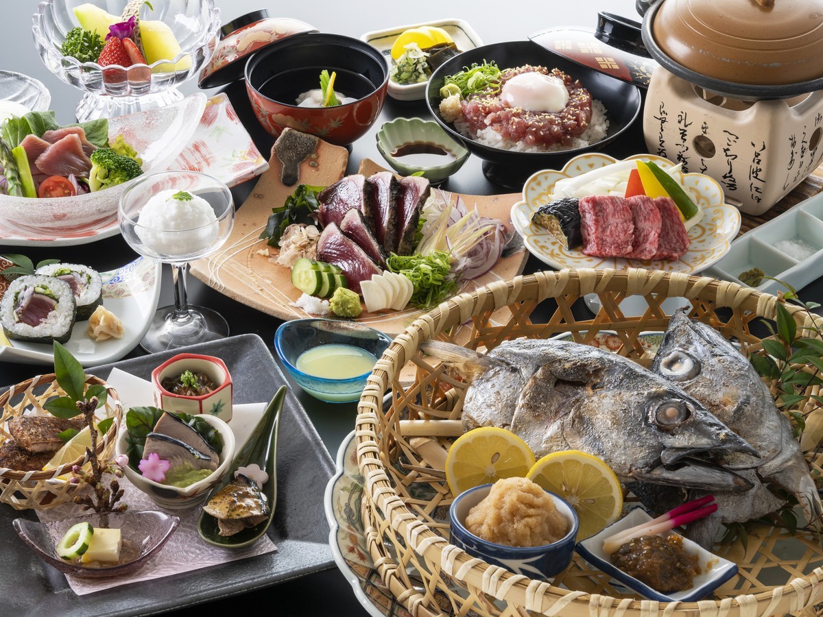 城西館 ≪初ガツオ編≫　カツオ祭りだ！ワッショイ！土佐の恵みを一夜で食べつくす『カツオ満腹会席』