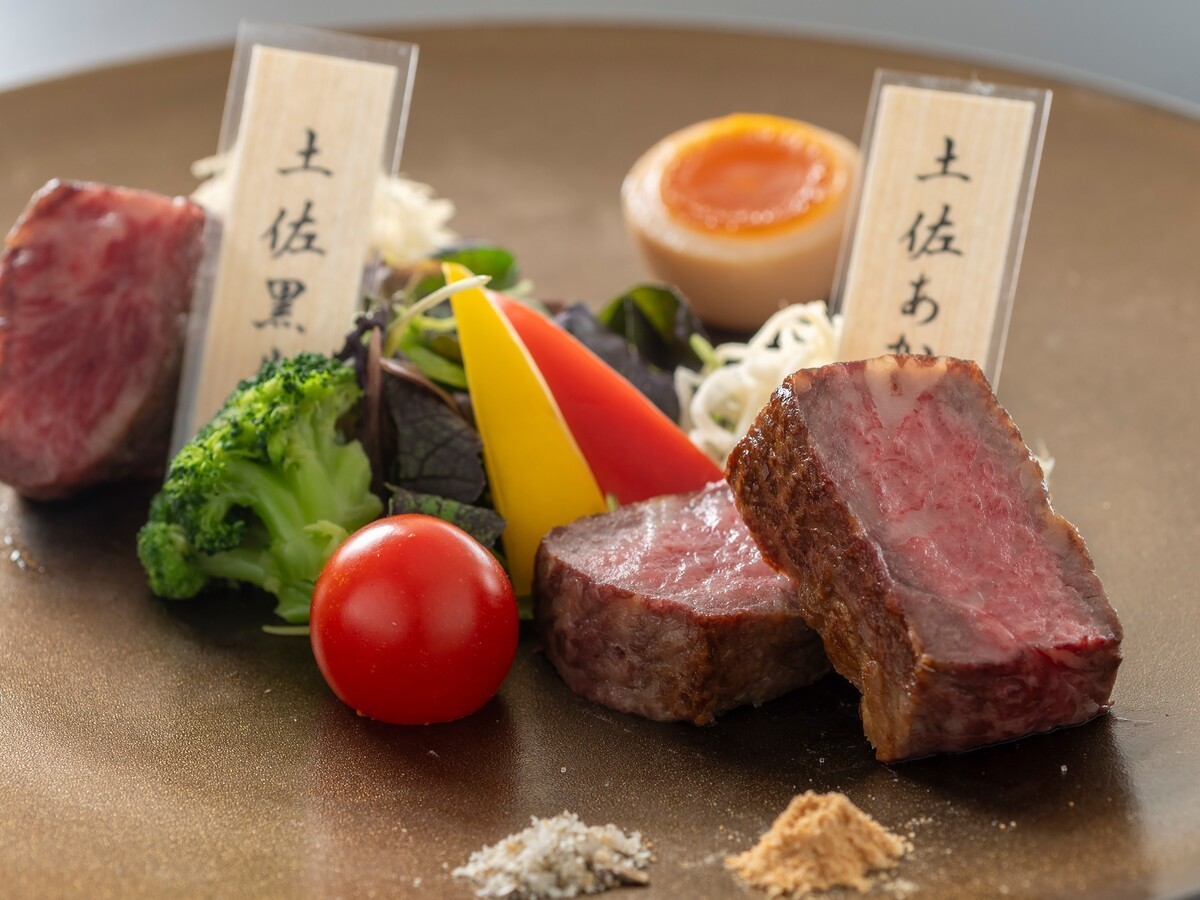 城西館 【旬彩物語／朧月コース】ぷりぷりの伊勢海老姿造りやブランド牛の食べ比べなど土佐の恵みを存分に味わう