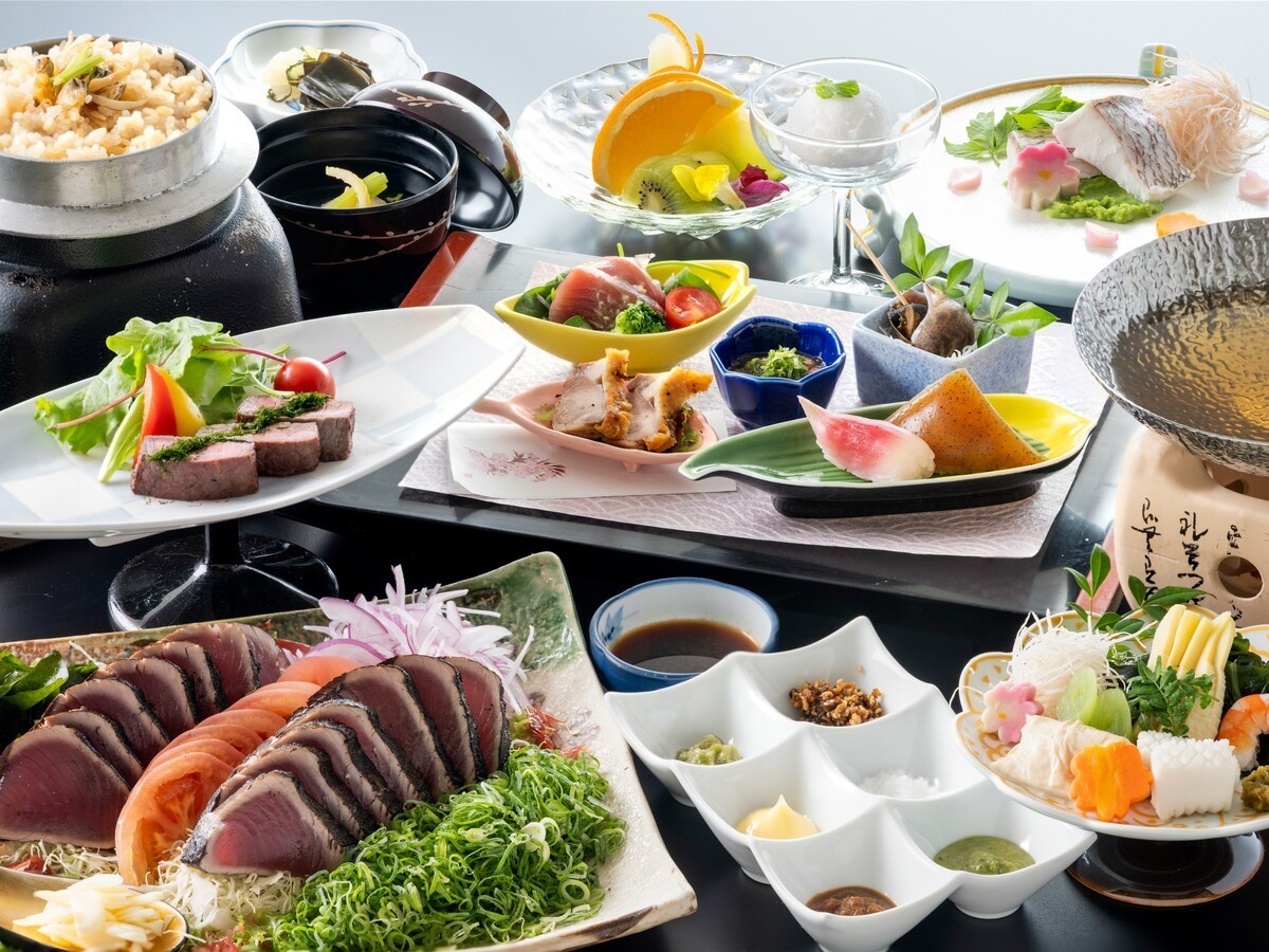 城西館 【旬彩物語／春風コース】初鰹の藁焼きタタキ7種味比べ！乙女鯛天日塩蒸しに和牛ローストなど土佐を堪能