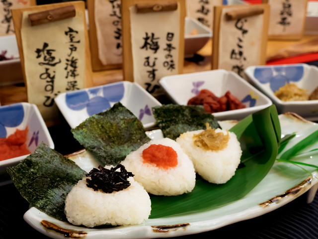 土佐御苑 【コスパ最高◎1泊2食／食事処】《土佐の逸品・蝶会席》「特製鰹のタタキひとり8貫付き」で大満喫！