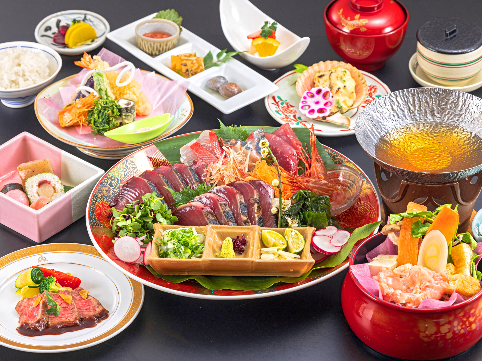 高知城下の天然温泉　三翠園 【スタンダード会席｜2食付】土佐の山海の恵みを五感で愉しむ皿鉢風会席。和洋バイキングスタイルの朝食