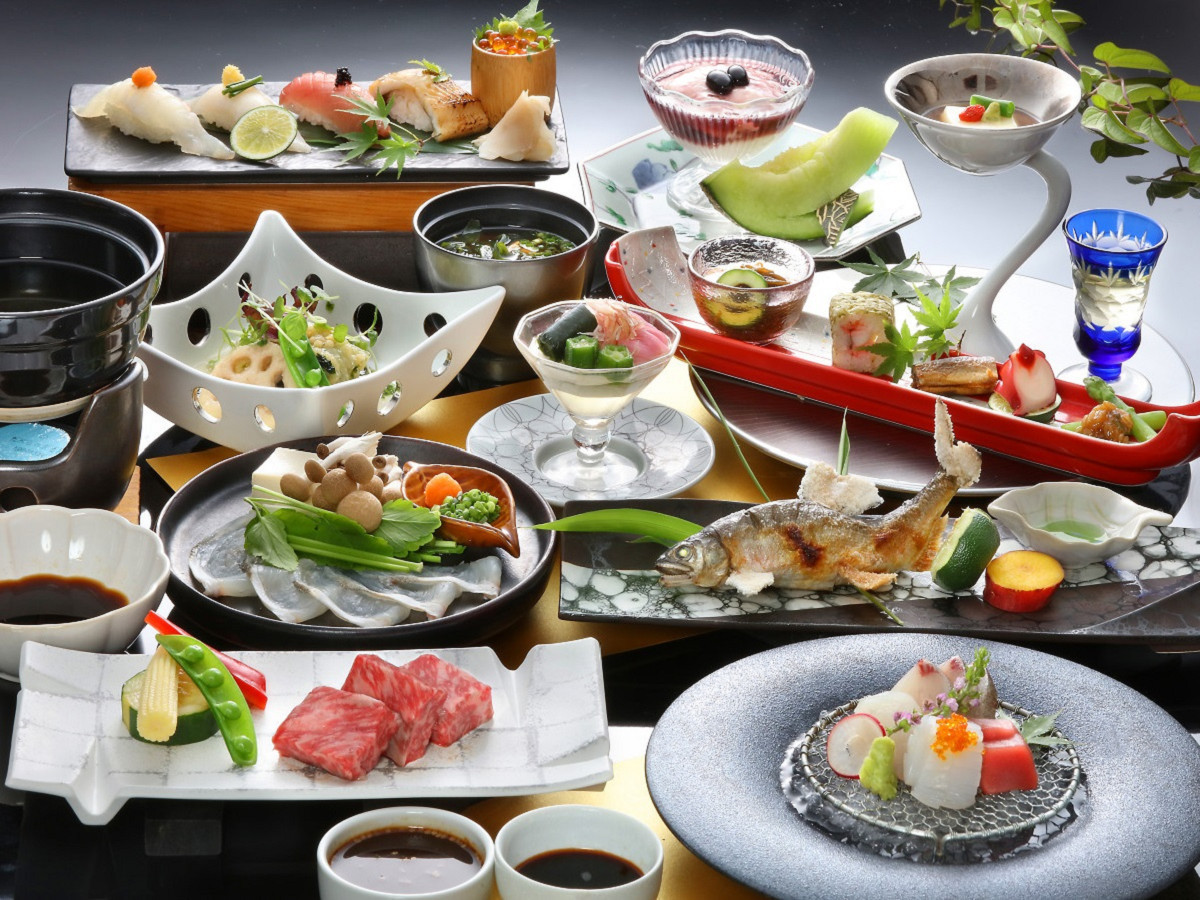 泰泉閣 【黒毛和牛ステーキ・お寿司など／鶴翔会席】お料理重視の方へ、おなかもこころも贅沢に！（会場食）