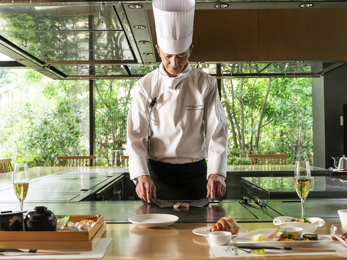 ガーデンテラス福岡 ホテル＆リゾート 【2食付】＜鉄板焼ディナー／20:00スタート＞ 目の前で繰り広げられる、シェフの鉄板パフォーマンス