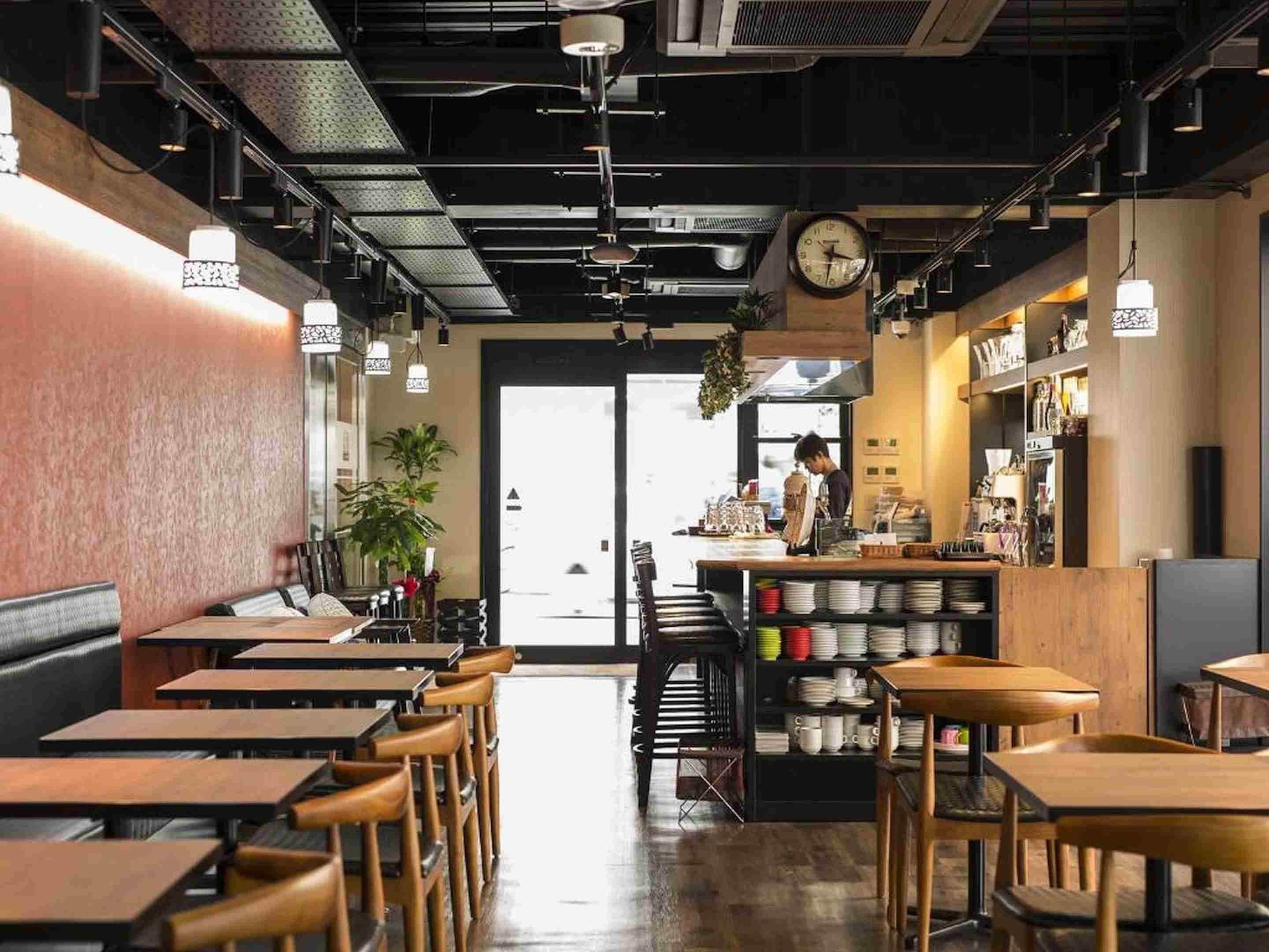 ホテルウィングインターナショナルセレクト博多駅前 【スタンダード／朝食付】九州産の野菜を使った品数豊富で栄養バランスのとれた朝食付き