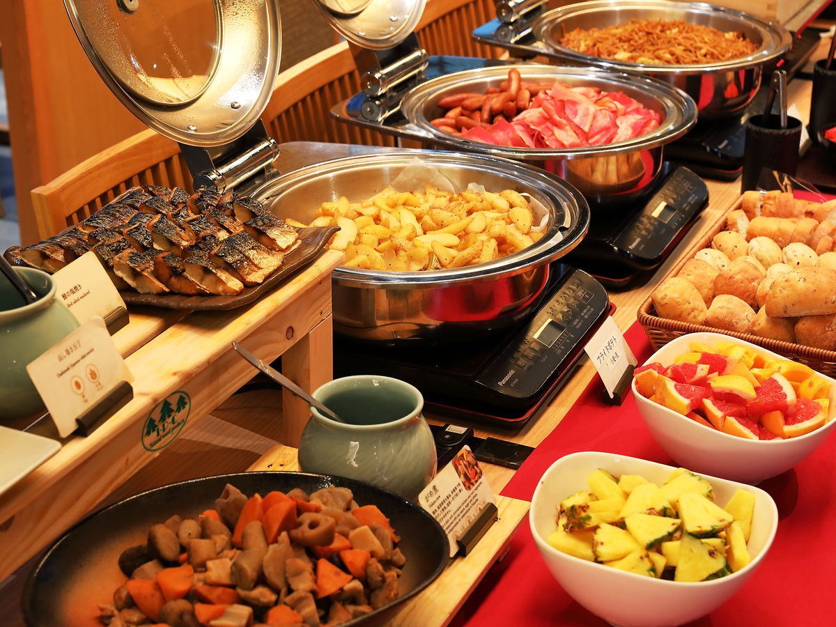 アパホテル〈博多駅筑紫口〉 【朝食バイキング付】一日の始まりはおいしい朝食から ■水炊き・博多の食・郷土料理がメインの朝食