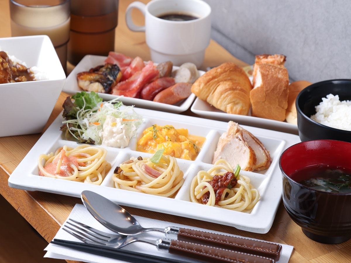 アパホテル〈博多駅前２丁目〉 【朝食付き】博多明太子やスパゲッティを朝から堪能！食後のコーヒー持ち帰り可能！